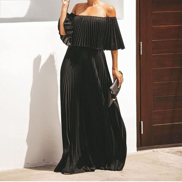 ALTAR’D STATE Elegant Long Black Pleated Maxi Dress - Picture 2 of 10